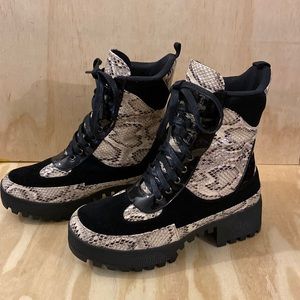 Lemonade Womens Snake And Suede Combat Boots Size 9 New Without Box